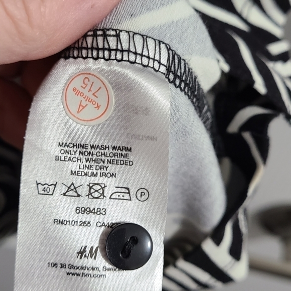 H&M Black & White Abstract Print 3/4 Sleeve Midi Dress Size 14 - Picture 9 of 10